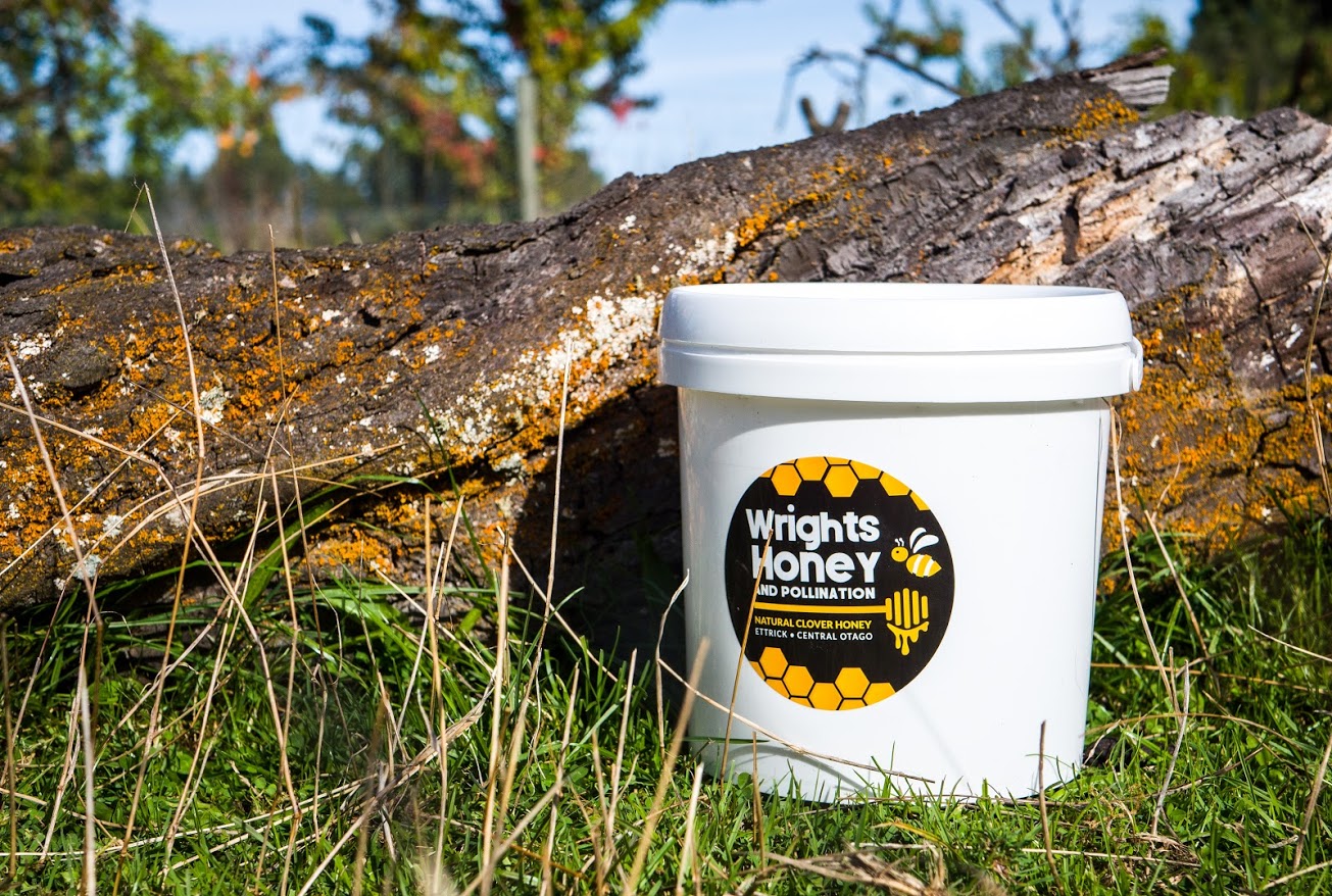 Natural Clover Honey 2.8kg white tub Natural Clover Honey 2.8kg white tub